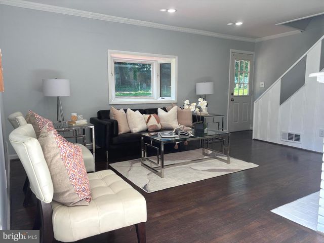 5702 DENFIELD RD, Rockville, MD 20851
