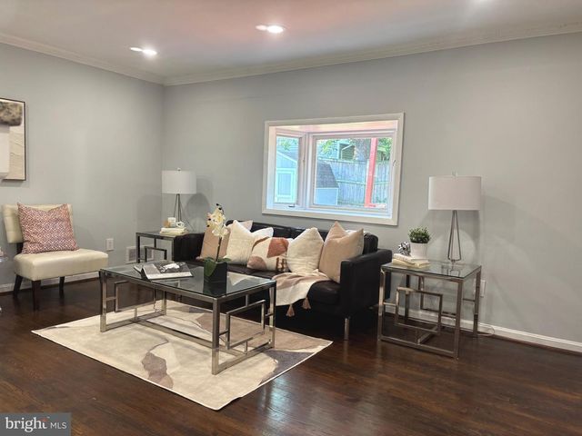 5702 DENFIELD RD, Rockville, MD 20851
