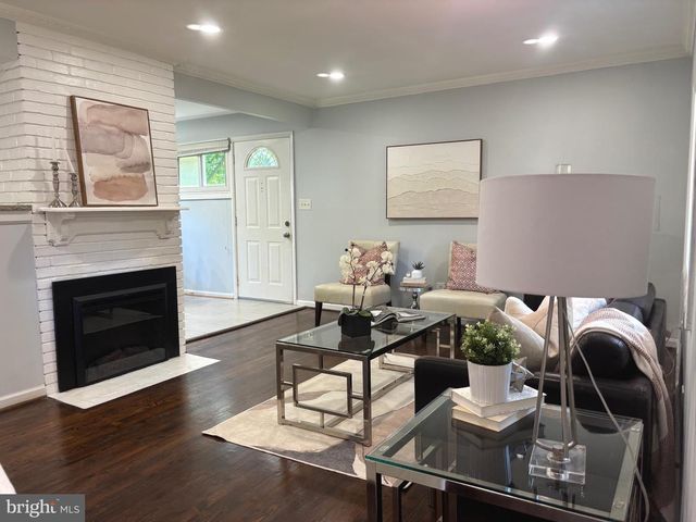 5702 DENFIELD RD, Rockville, MD 20851
