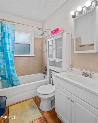 911 Lake Drive, Johnson City, TN 37601