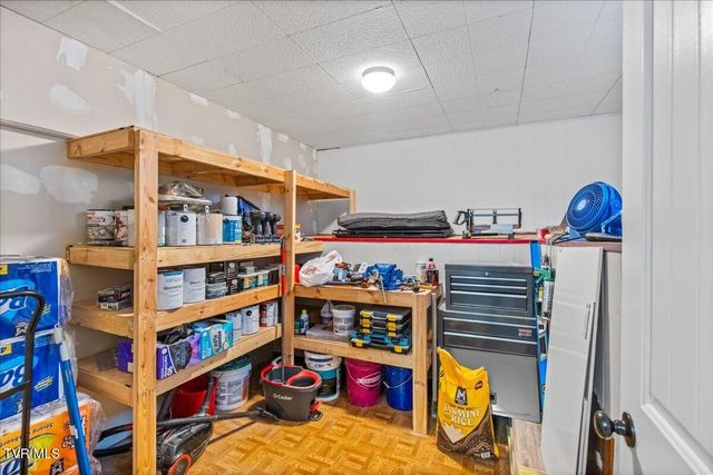911 Lake Drive, Johnson City, TN 37601