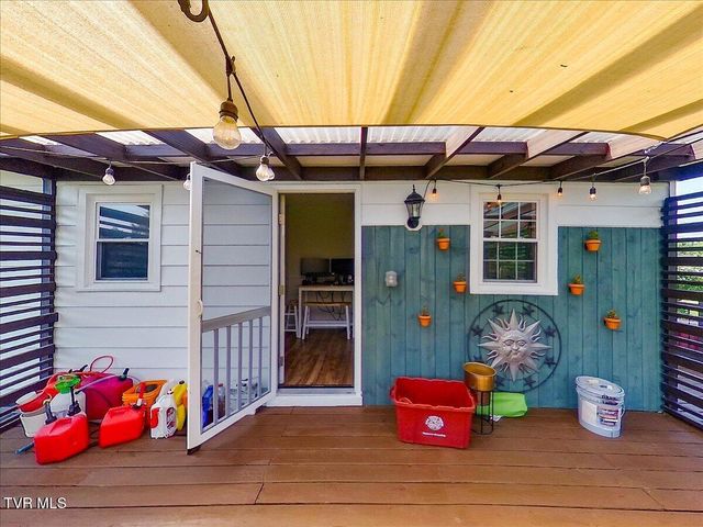 911 Lake Drive, Johnson City, TN 37601