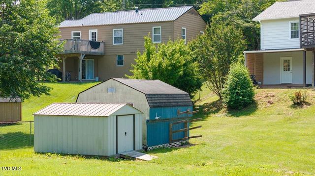 911 Lake Drive, Johnson City, TN 37601