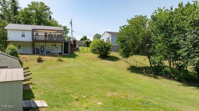 911 Lake Drive, Johnson City, TN 37601