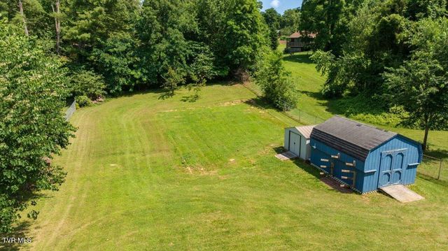 911 Lake Drive, Johnson City, TN 37601