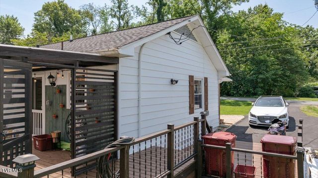 911 Lake Drive, Johnson City, TN 37601