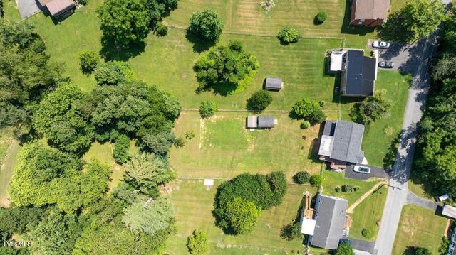 911 Lake Drive, Johnson City, TN 37601