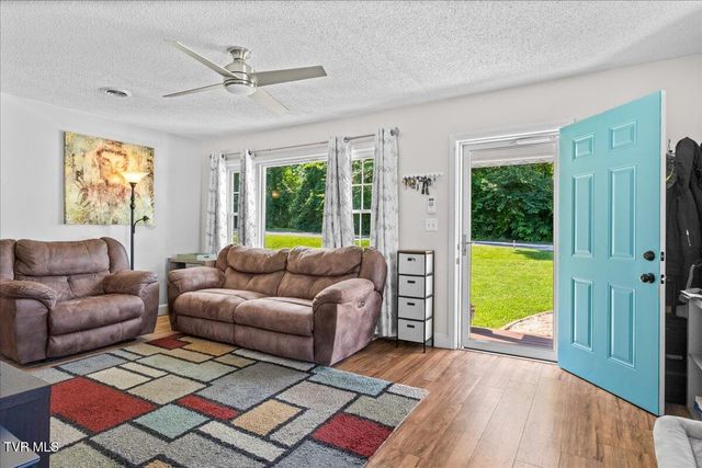 911 Lake Drive, Johnson City, TN 37601