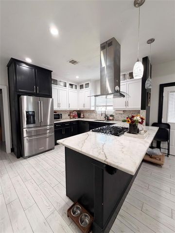 9405 Arvin Street, Houston, TX 77028