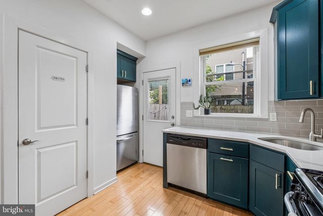 2220 MANTON ST, Philadelphia, PA 19146