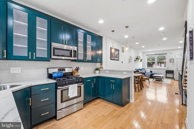 2220 MANTON ST, Philadelphia, PA 19146