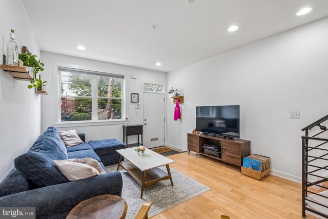 2220 MANTON ST, Philadelphia, PA 19146