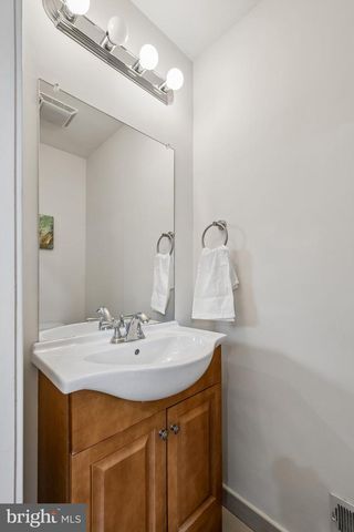 2220 MANTON ST, Philadelphia, PA 19146