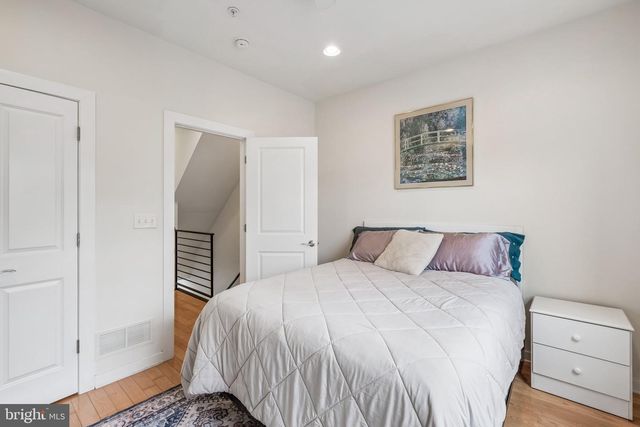 2220 MANTON ST, Philadelphia, PA 19146