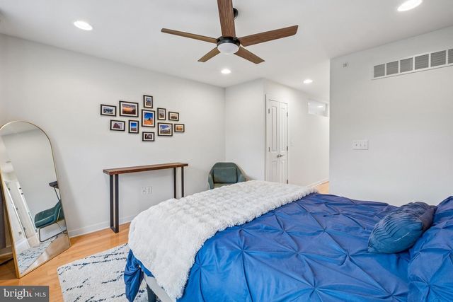 2220 MANTON ST, Philadelphia, PA 19146
