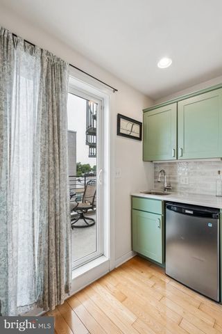 2220 MANTON ST, Philadelphia, PA 19146