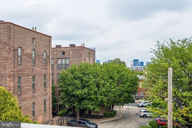 2220 MANTON ST, Philadelphia, PA 19146