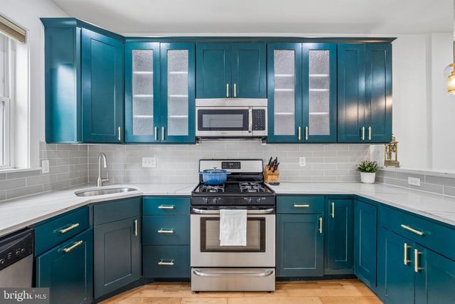 2220 MANTON ST, Philadelphia, PA 19146