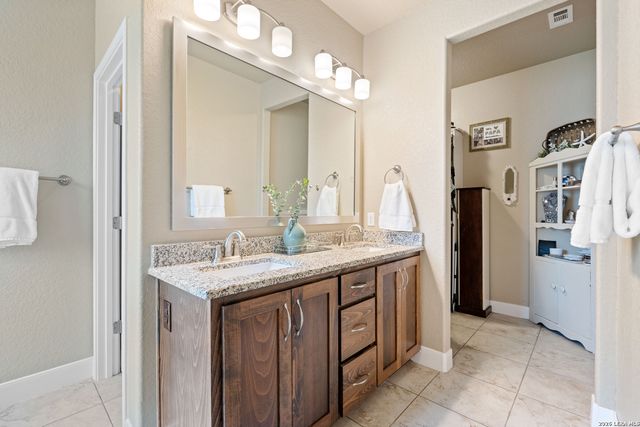 217 Maxwell, Boerne, TX 78006