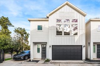 105 W Whitney Street A, Houston, TX 77018