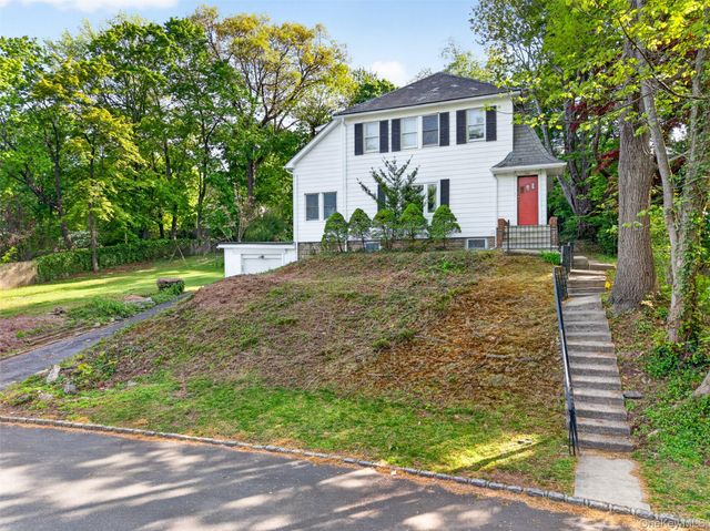 260 Shoreward Drive, Great Neck, NY 11021