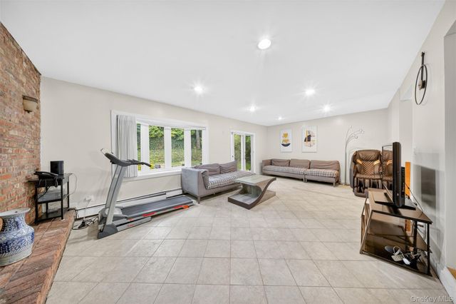 260 Shoreward Drive, Great Neck, NY 11021
