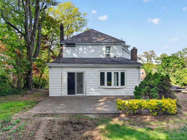 260 Shoreward Drive, Great Neck, NY 11021