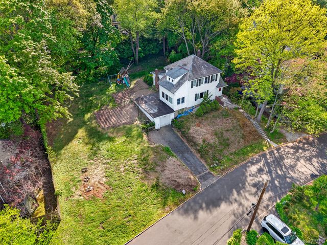 260 Shoreward Drive, Great Neck, NY 11021