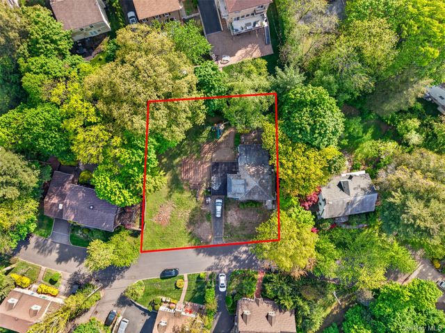 260 Shoreward Drive, Great Neck, NY 11021