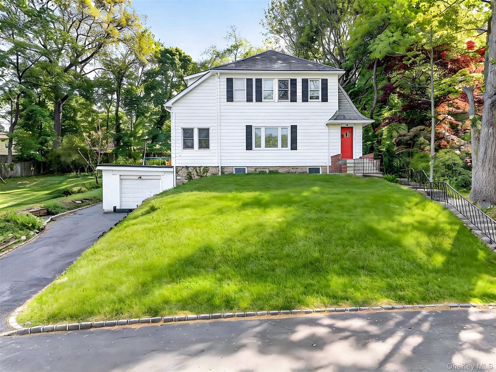 260 Shoreward Drive, Great Neck, NY 11021