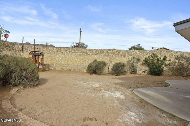 653 Pete Payan Drive, El Paso, TX 79912