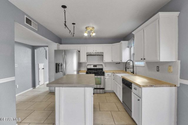 653 Pete Payan Drive, El Paso, TX 79912