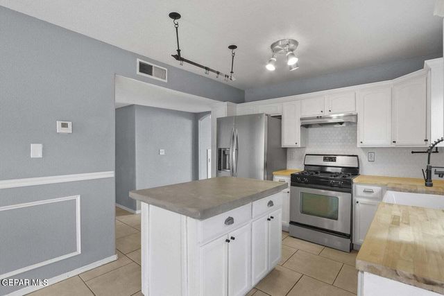 653 Pete Payan Drive, El Paso, TX 79912