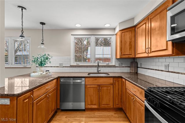 2616 Kerwick Road, University Heights, OH 44118