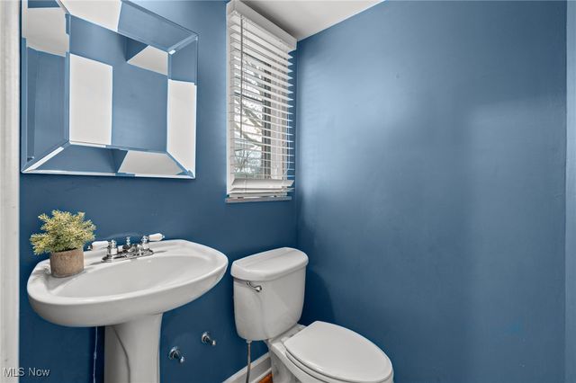 2616 Kerwick Road, University Heights, OH 44118