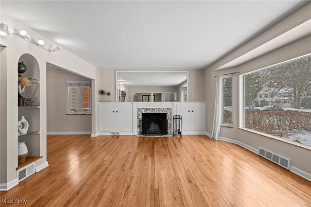 2616 Kerwick Road, University Heights, OH 44118