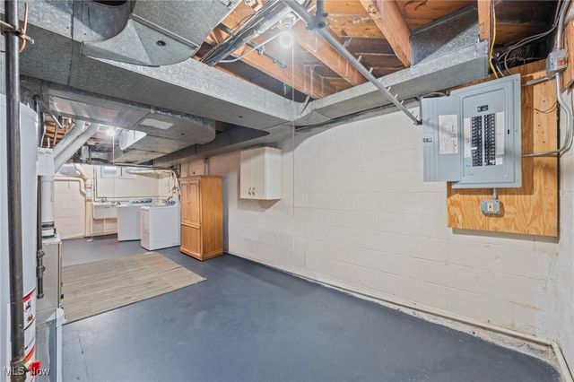 2616 Kerwick Road, University Heights, OH 44118