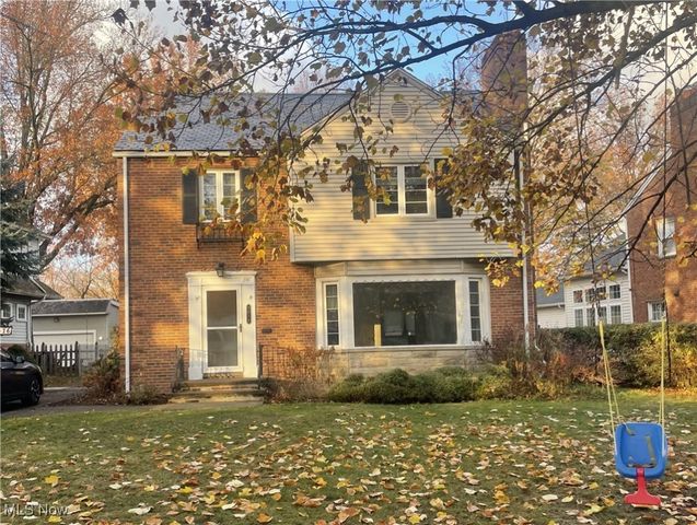 2616 Kerwick Road, University Heights, OH 44118