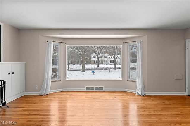 2616 Kerwick Road, University Heights, OH 44118