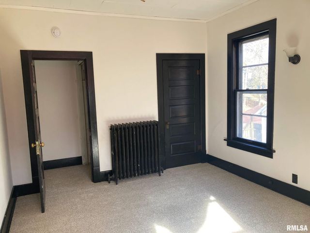 1605 ARLINGTON Avenue, Davenport, IA 52803