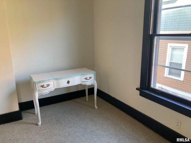 1605 ARLINGTON Avenue, Davenport, IA 52803