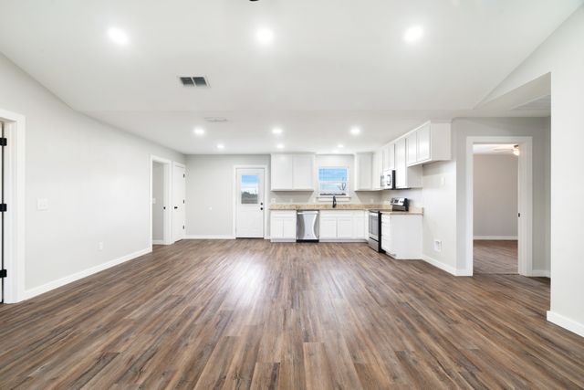 19 PR 43793, Paris, TX 75462