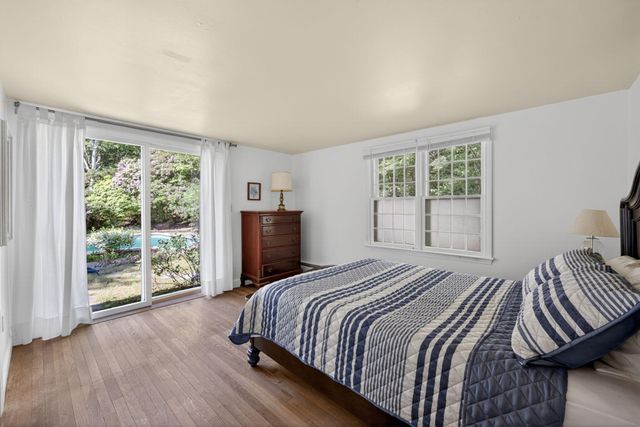13 Two Ponds Road, Falmouth, MA 02540