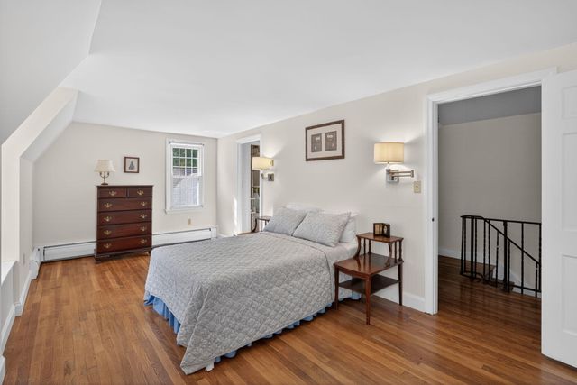 13 Two Ponds Road, Falmouth, MA 02540