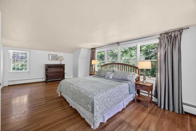 13 Two Ponds Road, Falmouth, MA 02540