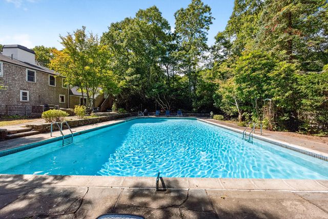 13 Two Ponds Road, Falmouth, MA 02540