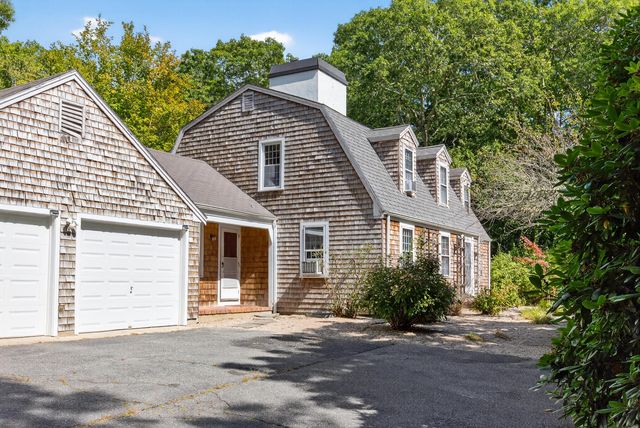 13 Two Ponds Road, Falmouth, MA 02540