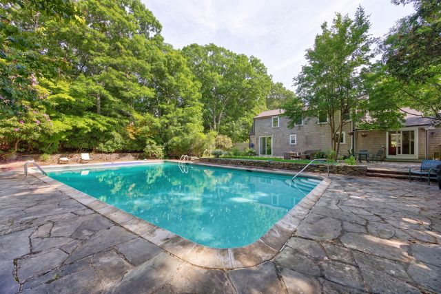13 Two Ponds Road, Falmouth, MA 02540
