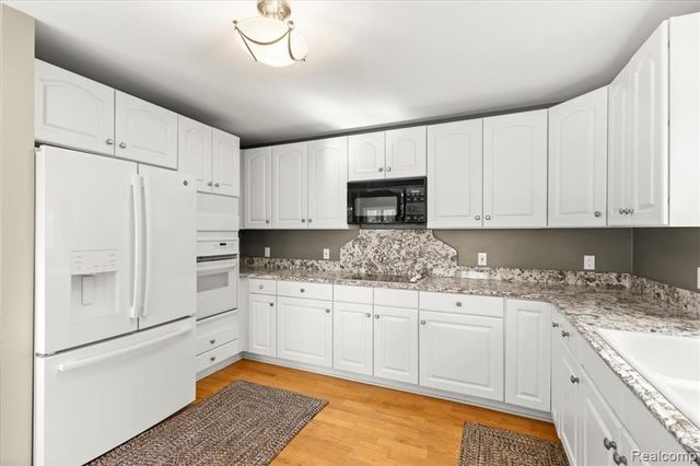 860 Galahad Drive, Ortonville, MI 48462