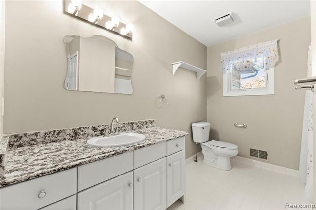 860 Galahad Drive, Ortonville, MI 48462